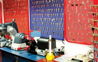 Things to Check Before Calling a Locksmith